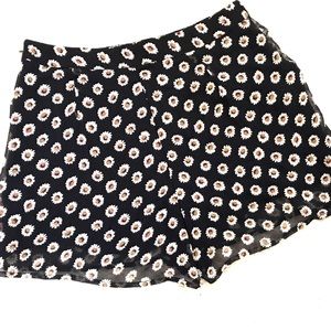 Alythea Daisy Navy Dress Shorts Sz M